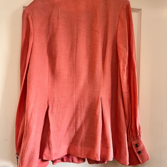 Light one button Blazer - Picture 6 of 6